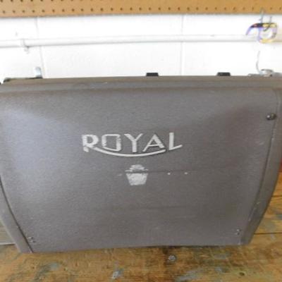 Vintage Royal Manual Typewriter