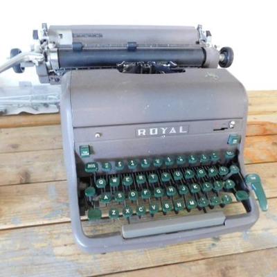 Vintage Royal Manual Typewriter