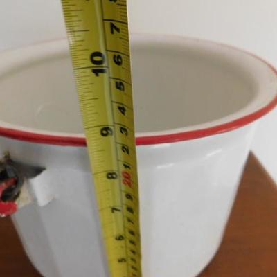 Vintage Enamel Pot 10