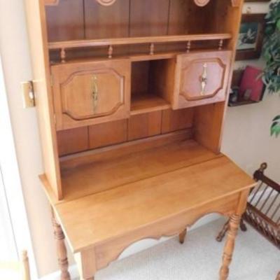Federal Style Solid Wood Maple Hutch Writing Desk 36