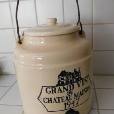 1947 Chateau Maison Ceramic Crock Water Cooler 9