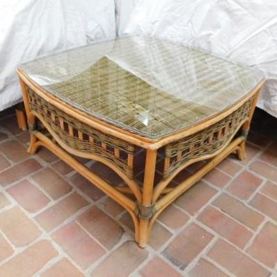 Quality Authentic Rattan Wicker Patio Center Table with Glass Top 32