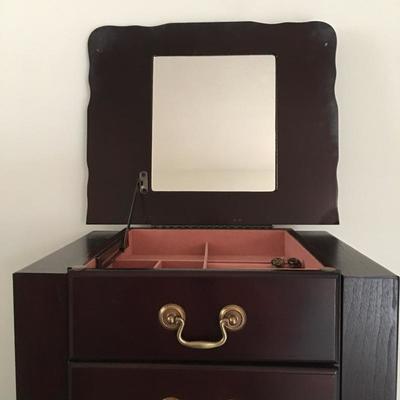Lot 106 - Jewelry Box & Contents