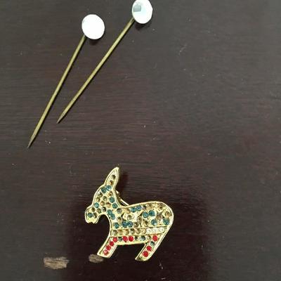 Lot 106 - Jewelry Box & Contents