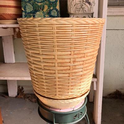 Lot 122- Flower Pots and Plants