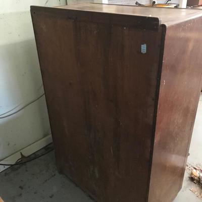 Lot 128 - Versatile Vintage Gomme Cabinet