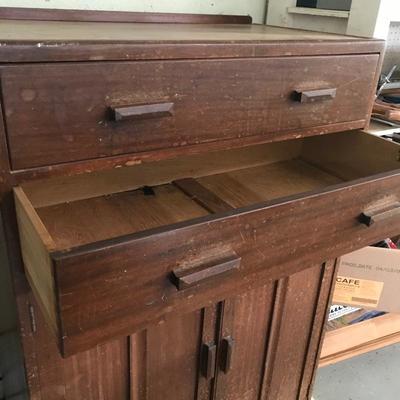 Lot 128 - Versatile Vintage Gomme Cabinet