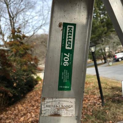 Lot 131 - 17â€™ Extension Ladder and 6â€™ Stepladder 