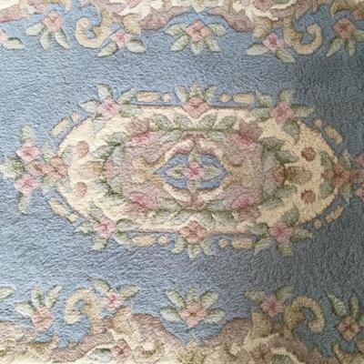 Lot 143 - Wool Rug & Table Lamp