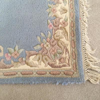 Lot 143 - Wool Rug & Table Lamp