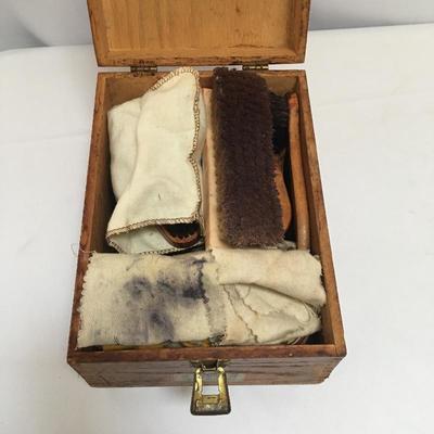 Lot 146 - Shoe Shine Kit