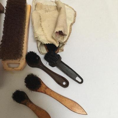 Lot 146 - Shoe Shine Kit