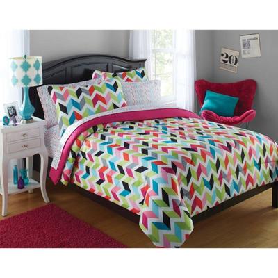Queen Size 7 Pc Bedding Set: Bright Chevron Bed in a Bag, $50 Retail - New
