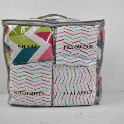 Queen Size 7 Pc Bedding Set: Bright Chevron Bed in a Bag, $50 Retail - New