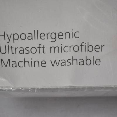 Duvet Insert, Full/Double, Microfiber Goose Down Alternative - New, $40 Retail