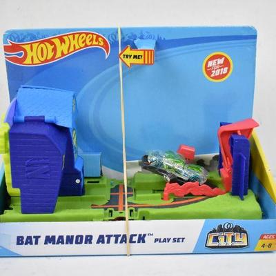Hot Wheels Bat Manor Attack Play Set - Open, Works