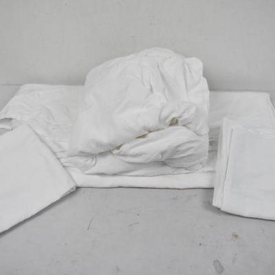 4 Piece King Size Sheet Set, White, Chic Brand - Appears New, No Packaging