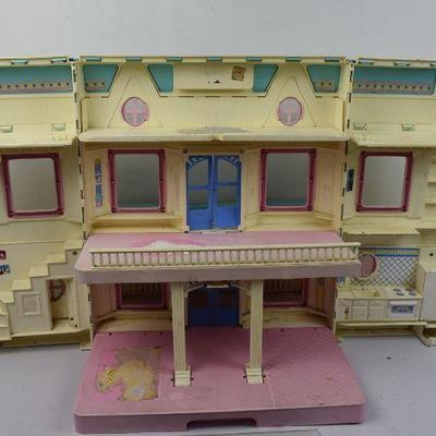 Vintage Folding Doll House, Plastic, Extends to 39" x 23" x 19"