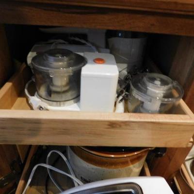 Collection of Hand and Counter Top Kitchen Appliances