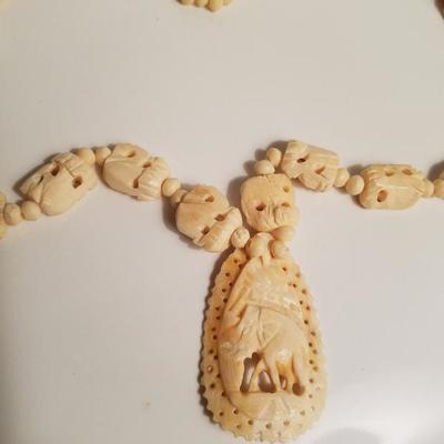Vtg Hand carved Bovine Bone Necklace and Pendant Elephants