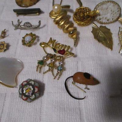 Lot 228 - Costume Jewelry Brooches - Sterling Norway