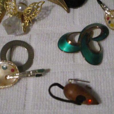 Lot 228 - Costume Jewelry Brooches - Sterling Norway