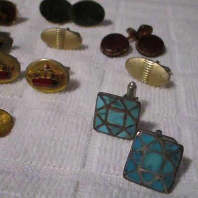 Lot 229 - Costume Jewelry - Cufflinks 