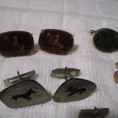 Lot 229 - Costume Jewelry - Cufflinks 