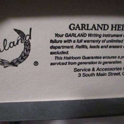 Lot 233 - Variety of Pens - Paper mate Garland