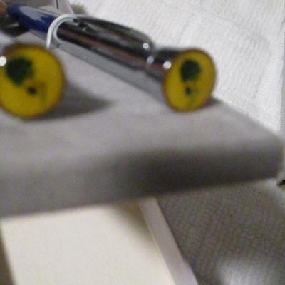 Lot 233 - Variety of Pens - Paper mate Garland