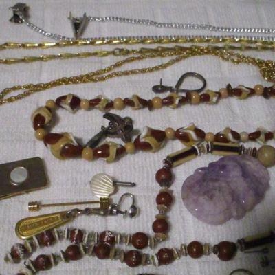 Lot 235 - Costume Jewelry - Variety
