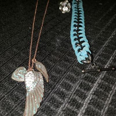 Wing Necklace with Braclet