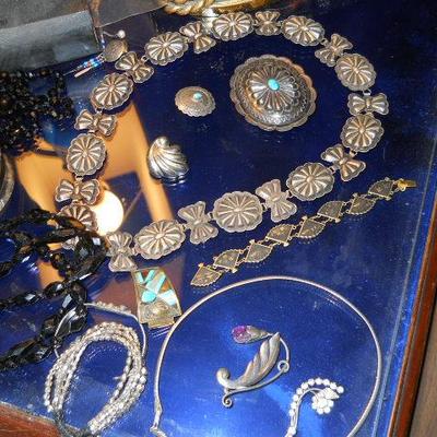 JEWELRY
* Over 4,000 pieces of retro jewelry, signed and unsigned, some European
* Fine vintage jewelry including 14k gold and gems
*...