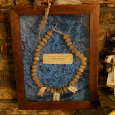 NATIVE AMERICAN INDIAN COLLECTION
* Navaho silver concha hat band and sterling native American jewelry circ. 1960-1980
* Blankets and...