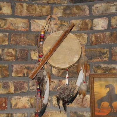 NATIVE AMERICAN INDIAN COLLECTION
* Navaho silver concha hat band and sterling native American jewelry circ. 1960-1980
* Blankets and...