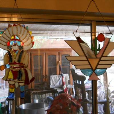 NATIVE AMERICAN INDIAN COLLECTION
* Navaho silver concha hat band and sterling native American jewelry circ. 1960-1980
* Blankets and...