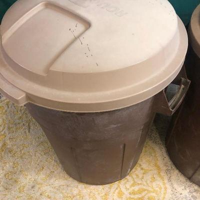 Lot #218 2 Rubber made Brown with lid