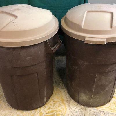 Lot #218 2 Rubber made Brown with lid