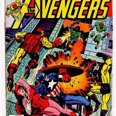 AVENGERS #156 Bronze Age Comic Book Dr. Doom Iron Man 1977 Marvel Comics FN