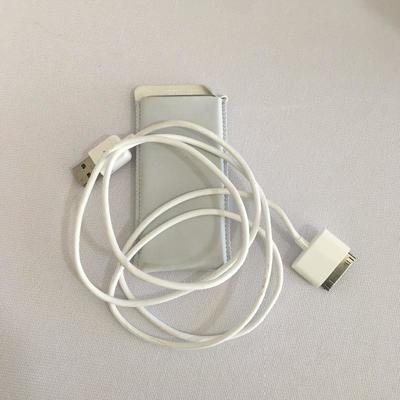 Lot 28 - iPod & JBL Speakers