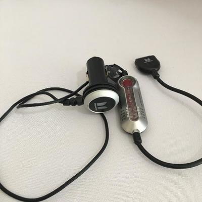 Lot 28 - iPod & JBL Speakers