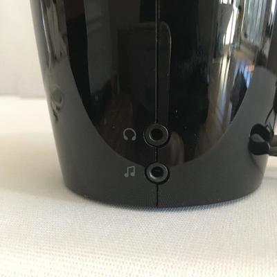 Lot 28 - iPod & JBL Speakers