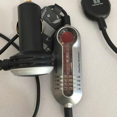 Lot 28 - iPod & JBL Speakers