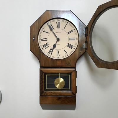Lot 53 - Bulova Wall Clock