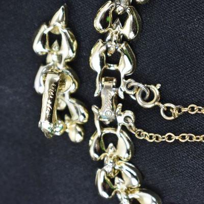 4 Piece Costume Jewelry: Necklace, Clip-On Earrings, Bracelets - Vintage 