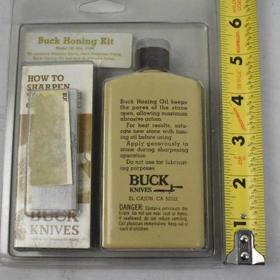 Buck Knives Honing Kit: Oil (3oz) & 2 Stones