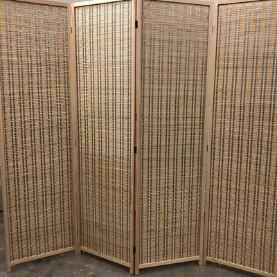 Lot 115- Room Screen/Divider