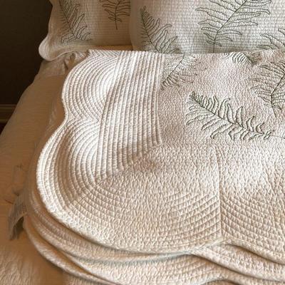 Lot 119- Queen Linens