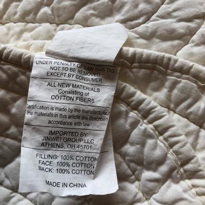 Lot 119- Queen Linens