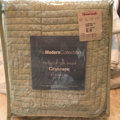 Lot 119- Queen Linens